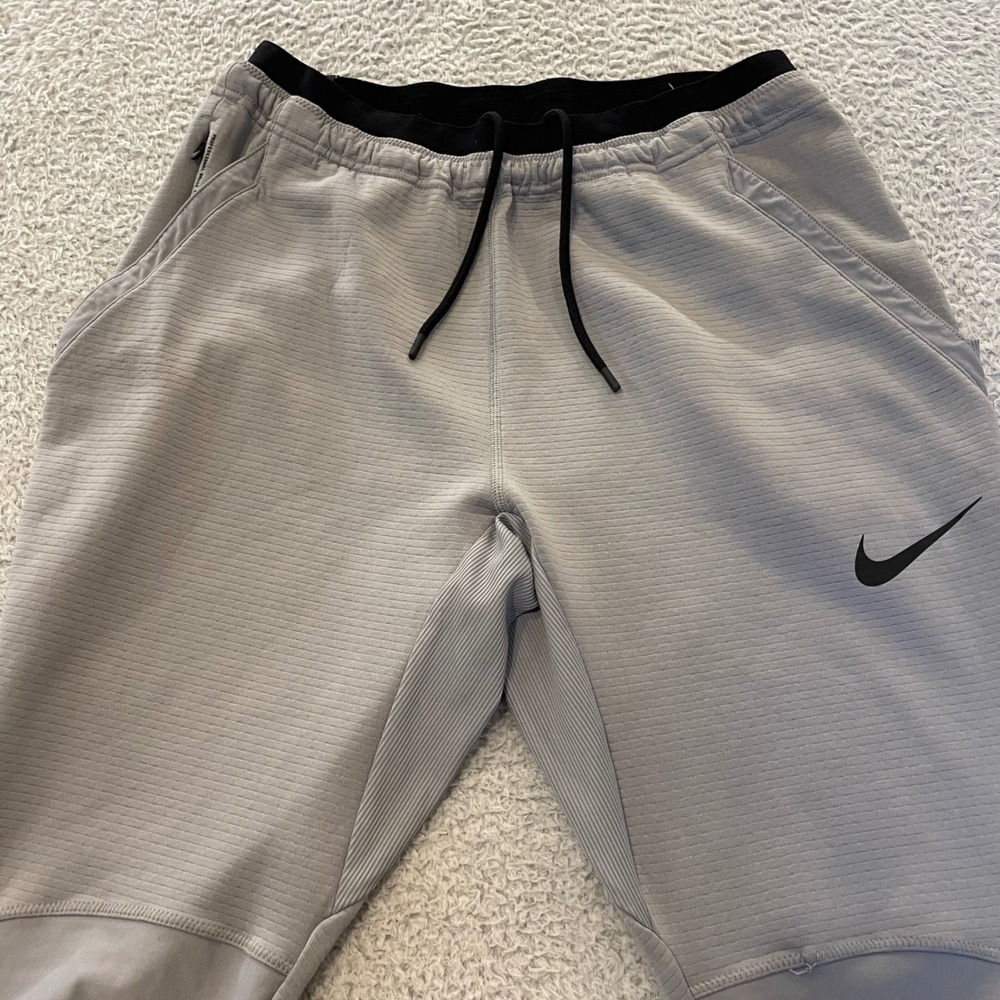 Nike Pro Dri-Fit Dry Tapered Training Pants Mens Small Gray Jogger BV5515-073 - Picture 3 of 16